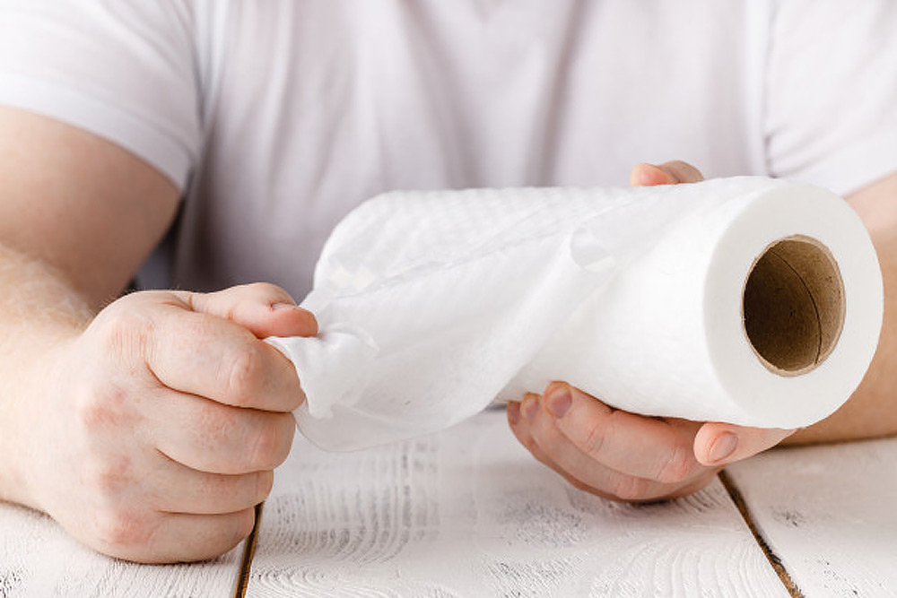 Are hand disposable wipes effective against germs and viruses?